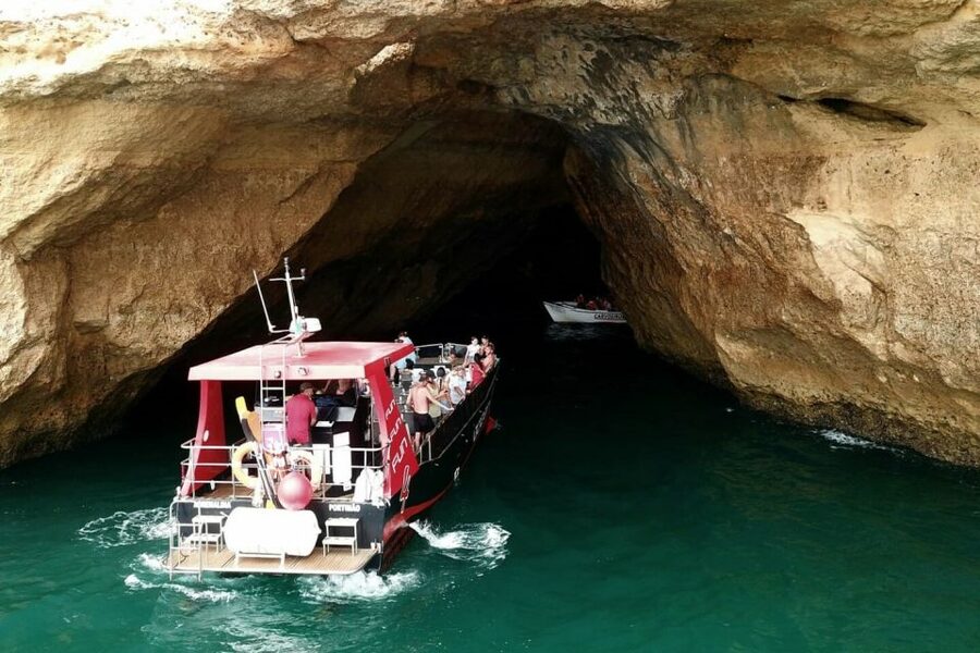 From Portimão: 2-Hour Catamaran Tour to Benagil Caves - The cave cruising block: 100 minutes of coastline drama