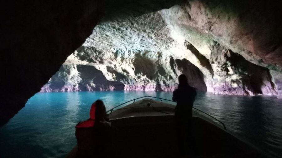 From Portimão: Algar de Benagil and Sea Caves Boat Tour - Algar de Benagil: the cave stop everyone talks about
