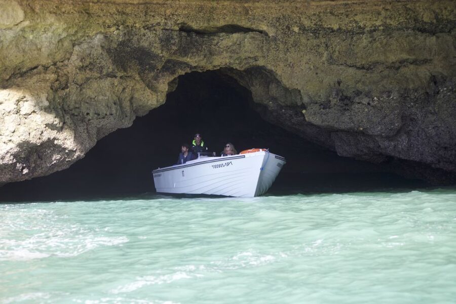 From Portimão: Benagil Boat Tour with Local Guide - Finding the right meeting point near Portimão Marina