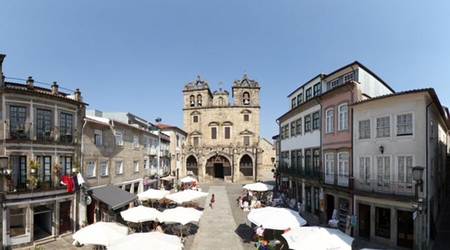 From Porto: Braga and Guimarães Small Group Tour with Lunch - Porto to Braga, then Guimarães, in one well-paced day