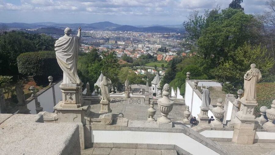 From Porto: Braga and Guimarães Small Group Tour with Lunch - Guimarães: the Cradle of Portugal and a UNESCO old town you can walk