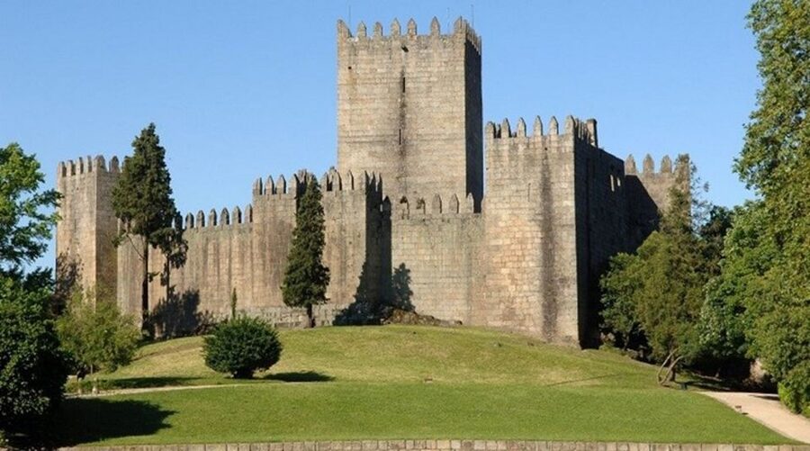 From Porto: Braga and Guimarães Small Group Tour with Lunch - Braga: the Rome of Portugal, cathedral squares, and scenic sanctuary stops