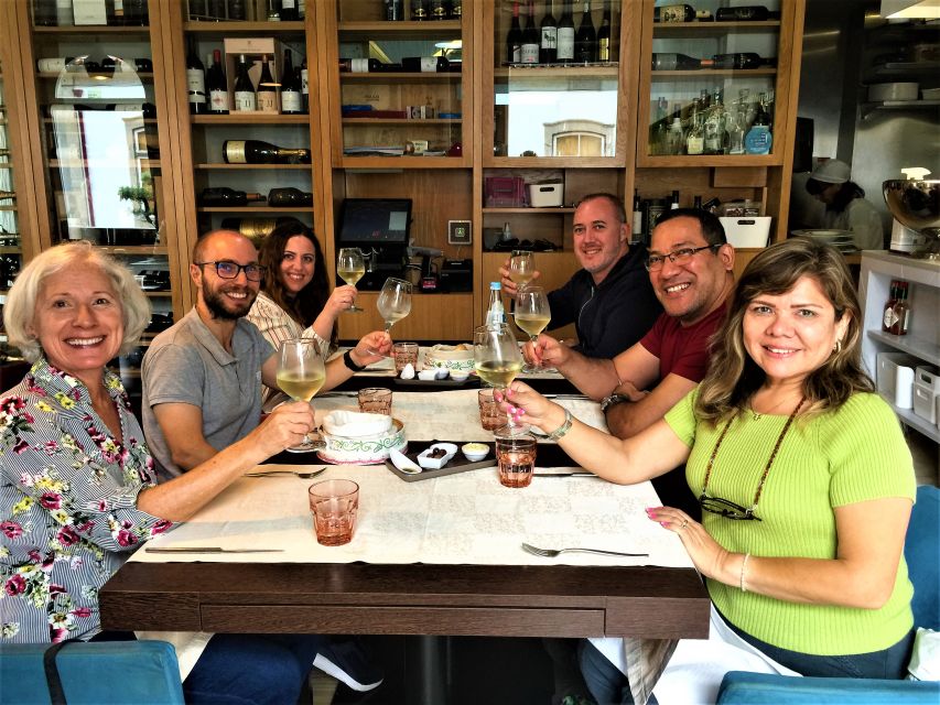 From Porto: Braga & Guimarães with Lunch Small Group Tour - Guides, languages, and how the stories connect