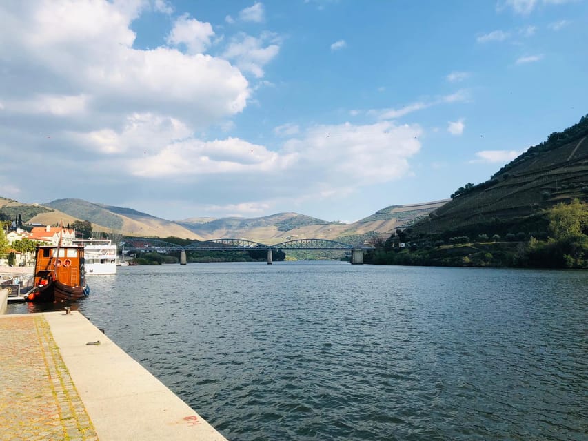 From Porto Day Douro Valley Wine Tour 2 Wine Tasting & Lunch - Douro lunch: regional food with a view-driven pause