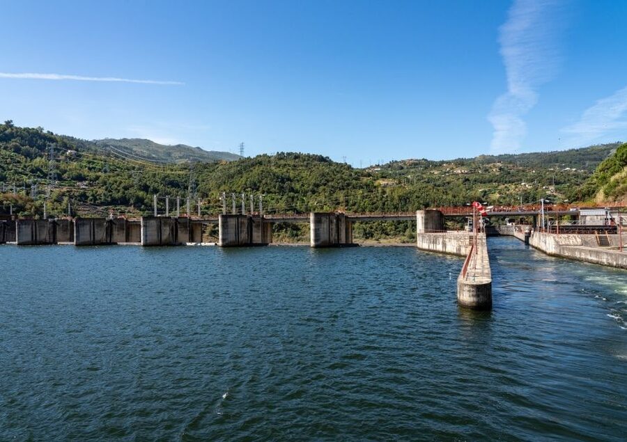 From Porto: Régua to Porto River Cruise with Lunch on Board - Régua: Starting in One of Portugal’s Oldest Wine Areas