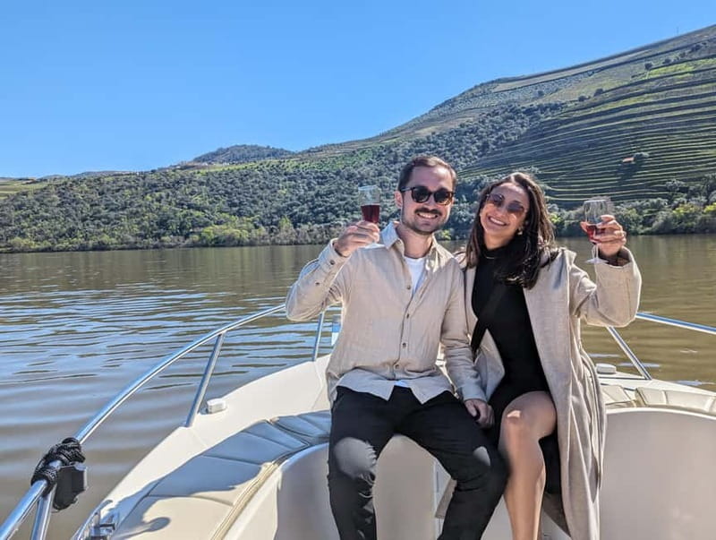 From Porto: Tastings at 2 Wineries, Chef's Lunch & Boat Tour - Meeting at the Marbella Coffee Shop and Getting Comfortable Fast