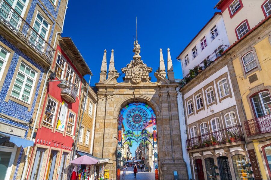 From Porto: Wonders of Braga & Guimaraes Private Day Trip - Guimarães Castle and the old center: UNESCO feeling without the maze