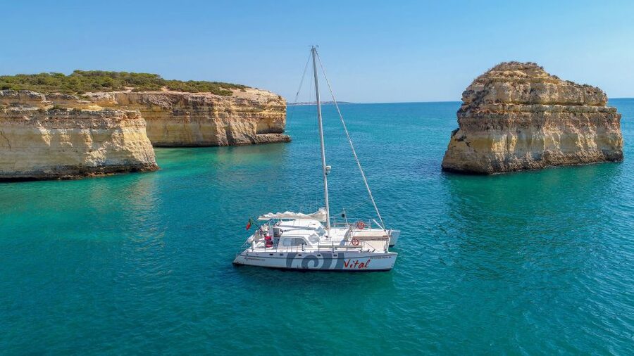 From Vilamoura: Sunset Catamaran Experience - What You’ll Get On Board: Vital’s Lounge, Restrooms, Bar, and WiFi