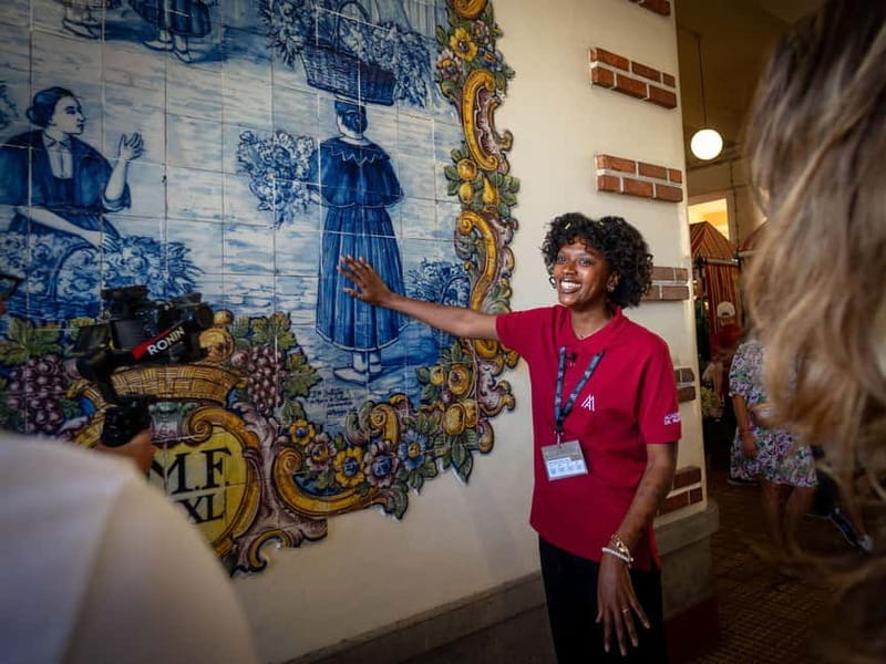 Funchal: Guided Walking Tour with Tastings - City Hall Formation in the 15th Century, Plus Photo-Stop Timing