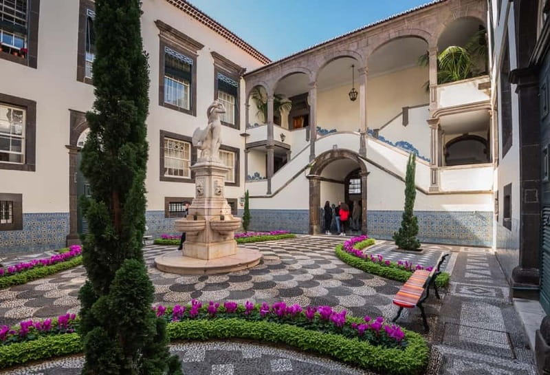 Funchal: Guided Walking Tour with Tastings - Finding the Meeting Point at the Colégio dos Jesuítas