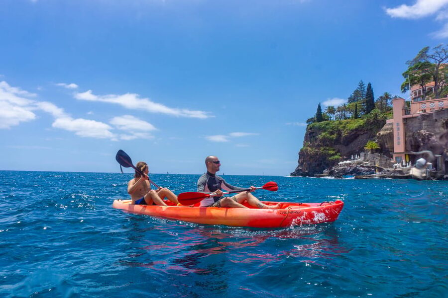 Funchal: KAYAK Rental or Guided tour with snorkeling - The first step: safety briefing and mandatory lifejackets