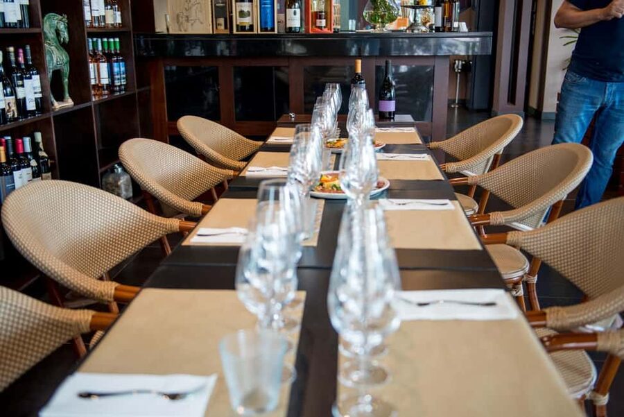 Funchal: Madeira Wine Tasting with Sommelier - The heart of the session: tasting five 10-year Madeira wines