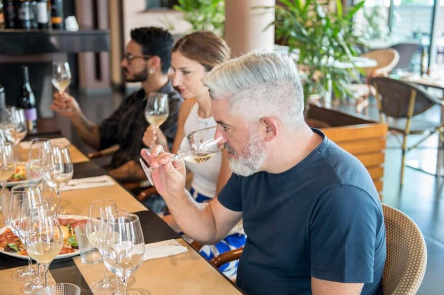 Funchal: Madeira Wine Tasting with Sommelier - Getting to Garden Grill and what to expect in 1.5 hours
