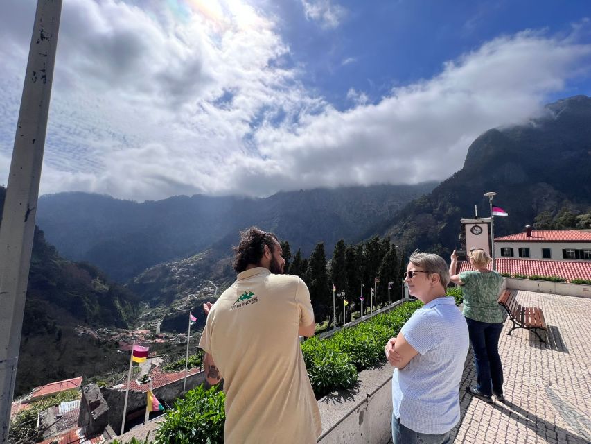 Funchal: Nuns Valley, Safari Tour, & Viewpoints with Sunset - Paredão viewpoint: where the valley looks even bigger