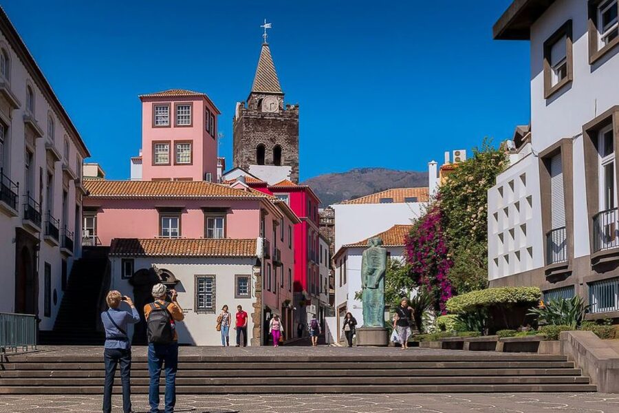 Funchal: Old Town Walking Tour - Admiral’s Garden and old fortifications near the riverbeds
