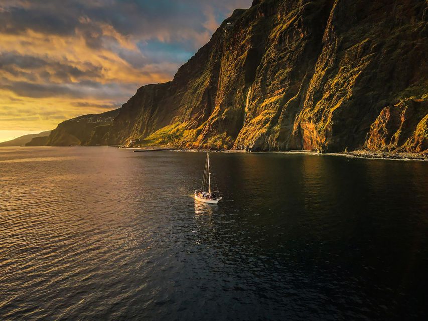 Funchal: Sunset Sailing Tour - Open Bar During the Cruise: How It Changes the Experience