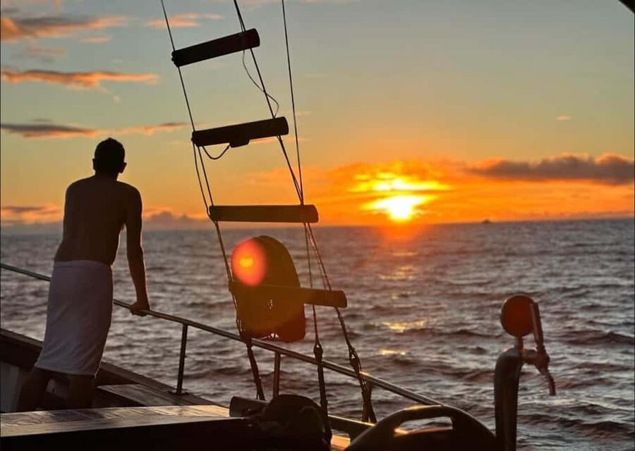 Funchal: Sunset Tour on Traditional Madeiran Boat w/ Drinks - Where you meet in Funchal, and how to show up ready