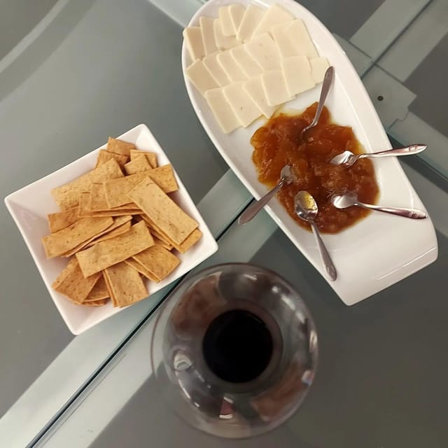 Golden Era of Évora walking & the portuguese wine tasting. - Your wine finale at Ervideira Wine Shop with Vanessa Schnitzer
