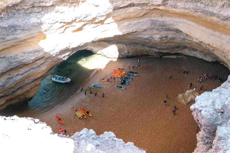 Guided hiking tour on the Seven Hanging Valleys Trail - Arcos Naturais and the short stops that do a lot