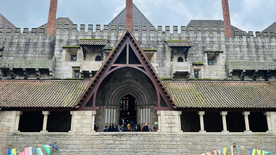 Guimarães Experience: Entry Tickets and Tasting Included - City walls and old streets: the easy way to see Guimarães from ground level
