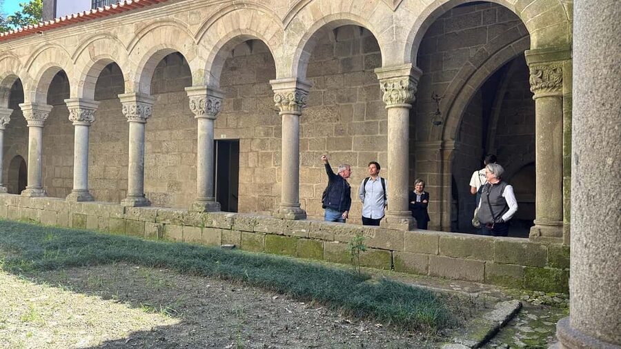 Guimarães Experience: Entry Tickets and Tasting Included - The tasting at the local café: pastries, typical drinks, and a real food payoff