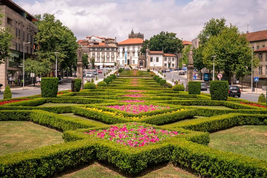 Guimarães: Private Flexible Walking Tour in Historic Center - Alameda Public Garden to Campo da Feira: a calmer finish before the big church