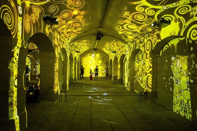 Impressive Monet & Brilliant Klimt -The Immersive Experience - Seats, elevator access, and the epilepsy warning