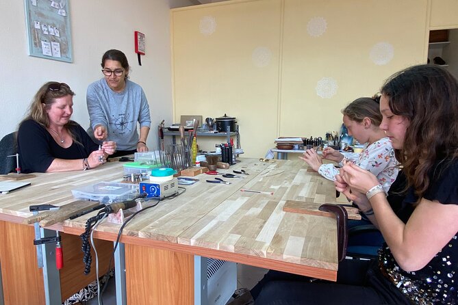 Jewellery Workshop in Albufeira - What You Can Make, and Why the Keepsake Feels Different