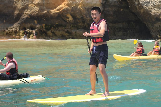 Kayak tour in Lagos to visit the caves. - Entering the caves and grottos of Ponta da Piedade