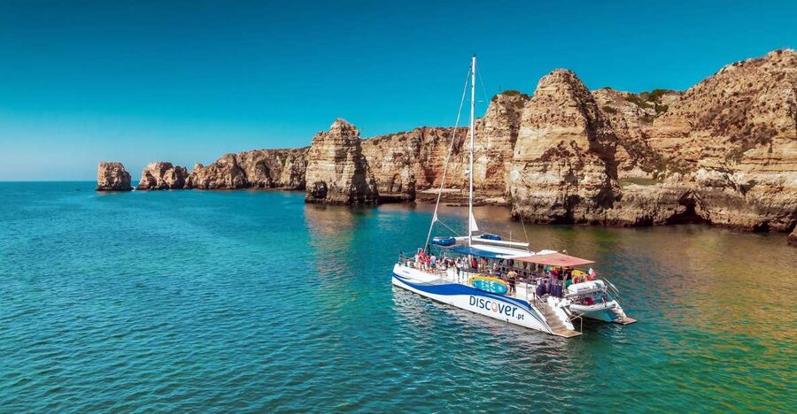 Lagos: Brunch and Benagil Caves - Getting to Marina de Lagos, finding your exact meeting gate