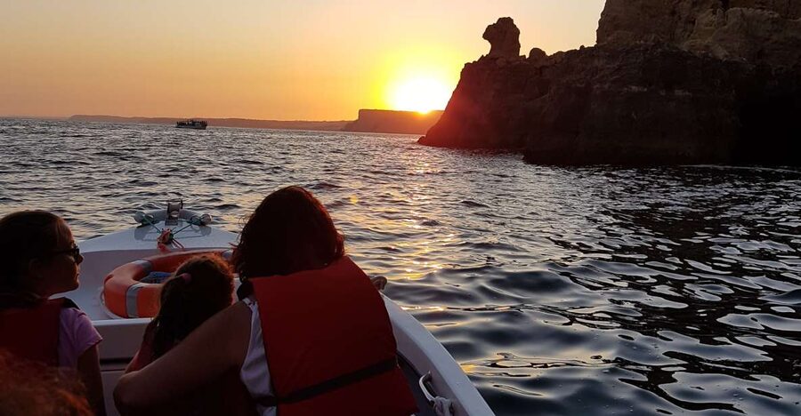 Lagos: Guided Ponta da Piedade Sunset Boat Tour - Lagos Marina start: where to find the boat and how it runs