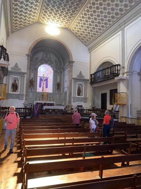 Lagos: Guided Walking Tour with Brodie from Australia - Avenida dos Discombrimentos to Praia da Batata, the perfect ending arc