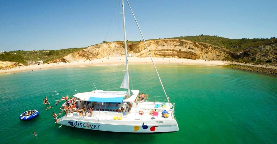 Lagos: Piedade Caves & Coastline - Catamaran - Boarding at Marina de Lagos: find Gate EFGHI fast