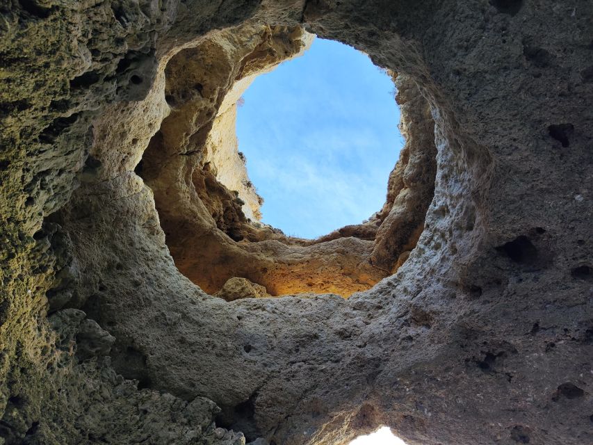 Lagos: Ponta da Piedade Coastline Tour - Shared group or private tour, and why the guide matters