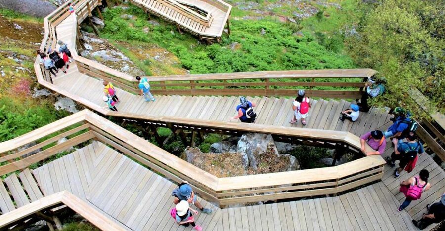 Leave Porto and go hiking in the Paiva Walkways, Arouca - Zigzag staircases: the moments that make Paiva feel cinematic
