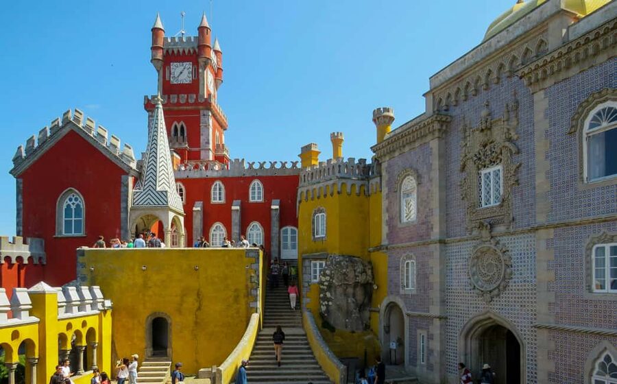 Lisboa: Sintra, Pena, Regaleira, Roca Coast, & Cascais Tour - Sintra First Stop: Medieval Vibes, Royal Facades, and Two Iconic Sweets