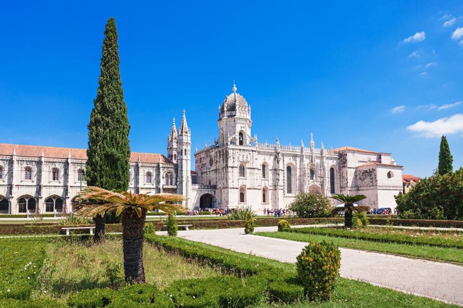 Lisbon: 1-or 2-Day Hop-On Hop-Off Bus Tour - Getting Your Bearings: How the 1- or 2-Day Pass Works