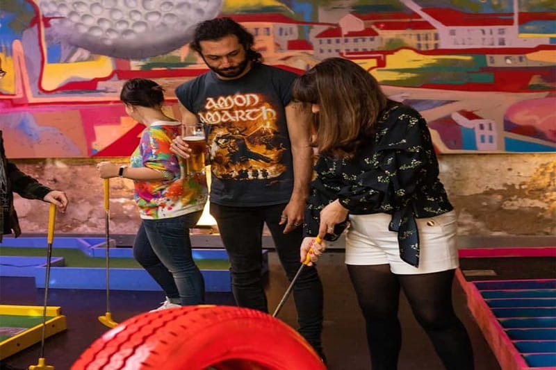 Lisbon: 18-Hole Indoor Minigolf Ticket with Bar Area - Key Points at a Glance