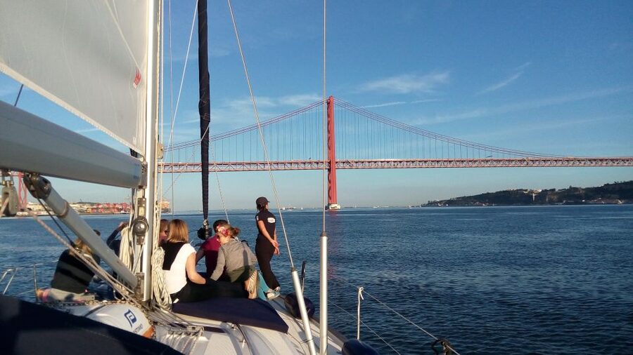 Lisbon: 2-Hour Sailing Yacht Cruise & Guided Tour w/2 drinks - Padrão dos Descobrimentos and Belém Tower: the exploration theme starts immediately