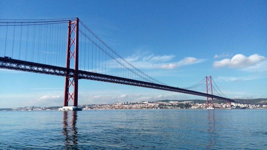 Lisbon: 2-Hour Sailing Yacht Cruise & Guided Tour w/2 drinks - São Jorge Castle, Alfama vibes, and the Expo contrast you can actually see