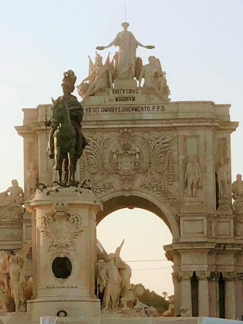Lisbon:2-hour sightseeing TukTuk Tour with free Pickup - Price and value check for $70 in Lisbon