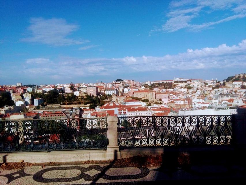 Lisbon:2-hour sightseeing TukTuk Tour with free Pickup - Alfama and Graça viewpoints: where the angle makes the city click