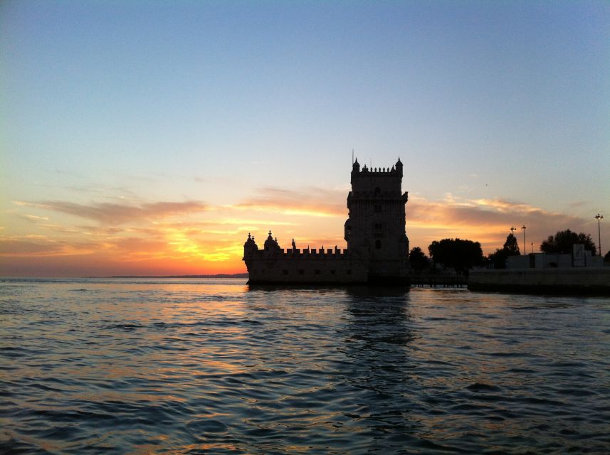 Lisbon: 2-Hour Sunset Sailing Tour on Luxury Sailing Yacht - Terreiro do Paço and the 1755 earthquake context you can actually feel