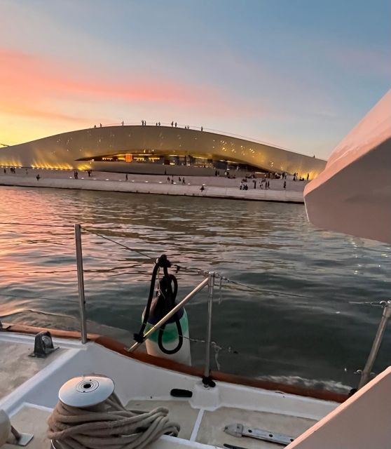 Lisbon: 2H Sunset Boat Cruise Tour with Drinks - Where You Start: Treino de Mar and the Doca de Alcântara vibe