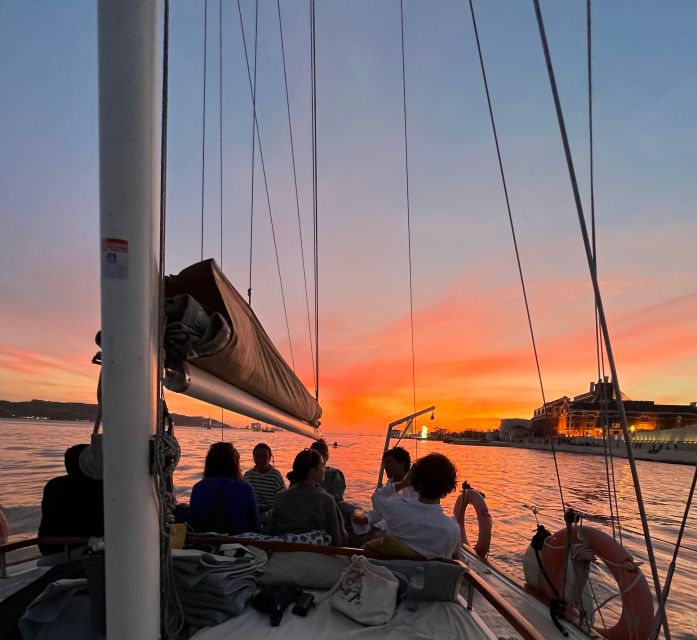 Lisbon: 2H Sunset Boat Cruise Tour with Drinks - The River Route: Belém and the Discoveries focus you can see up close