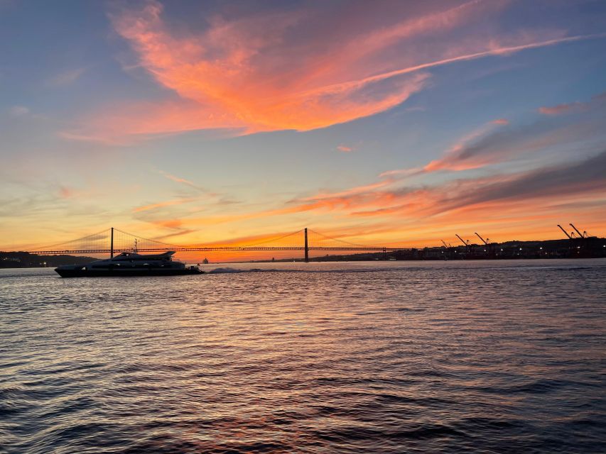 Lisbon: 2H Sunset Boat Cruise Tour with Drinks - Music, blankets, and the comfort factor that makes two hours feel easy
