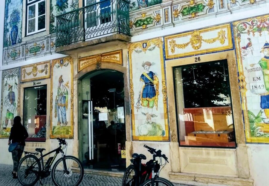 Lisbon: 7 Hills Panoramic Guided Tour by E-Bike - Price and Value for a 4-Hour Lisbon E-Bike Tour