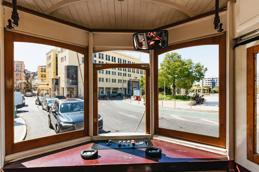 Lisbon: 72/96-Hour Hop-On Hop-Off Bus, Tram & Boat Ticket - Hills Tramcar tour from Praça do Comércio, the view you can feel in your calves