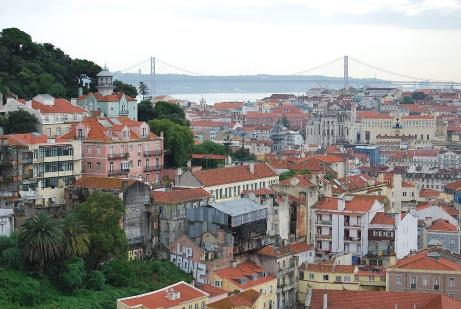Lisbon: Alfama and São Jorge Castle Quarters Walking Tour - Roman Olisipo clues at Cetária salting tanks