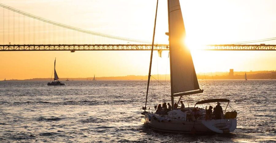 Lisbon: Alfama Charms, Tapas, Wine and Sunset Boat Cruise - Tapas and Portuguese wine: the tastings that make the walking worth it